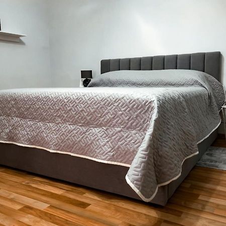 Vila Kodra Tirana Bagian luar foto