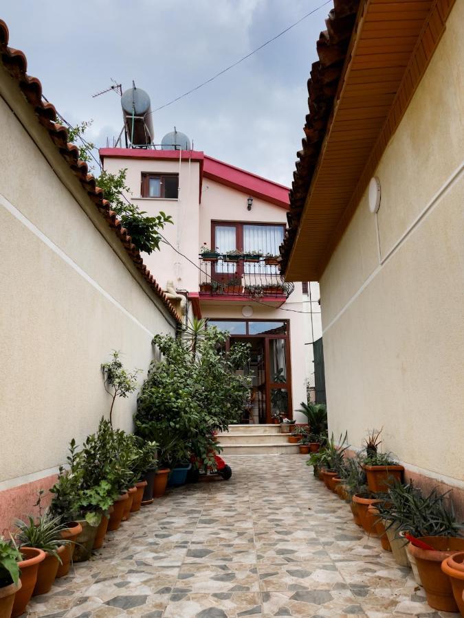 Vila Kodra Tirana Bagian luar foto
