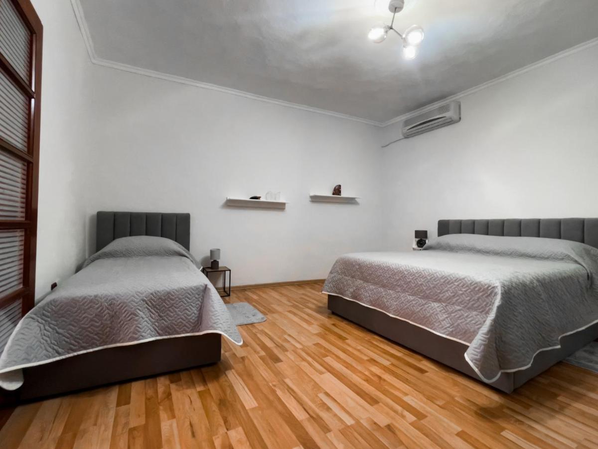 Vila Kodra Tirana Bagian luar foto